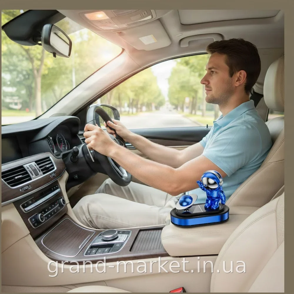 Автомобільний ароматизатор на сонячній батареї Космонавт Vert-13 багаторазовий освіжувач повітря в машину